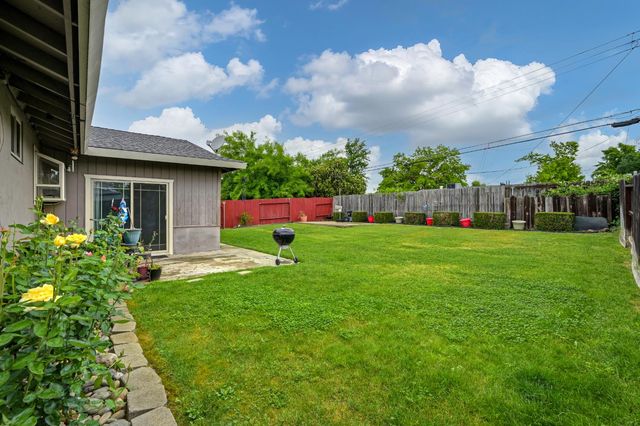 7042 Larchmont Dr, North Highlands, CA 95660