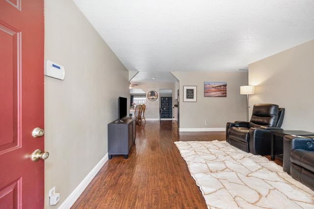 7042 Larchmont Dr, North Highlands, CA 95660