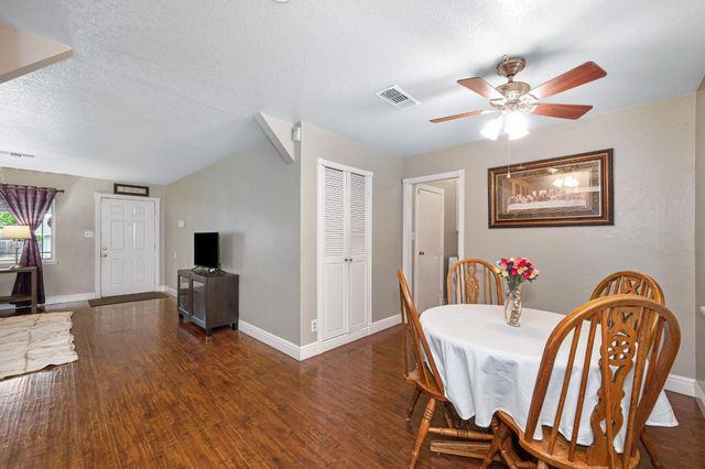 7042 Larchmont Dr, North Highlands, CA 95660