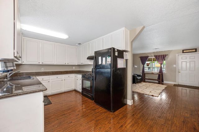 7042 Larchmont Dr, North Highlands, CA 95660