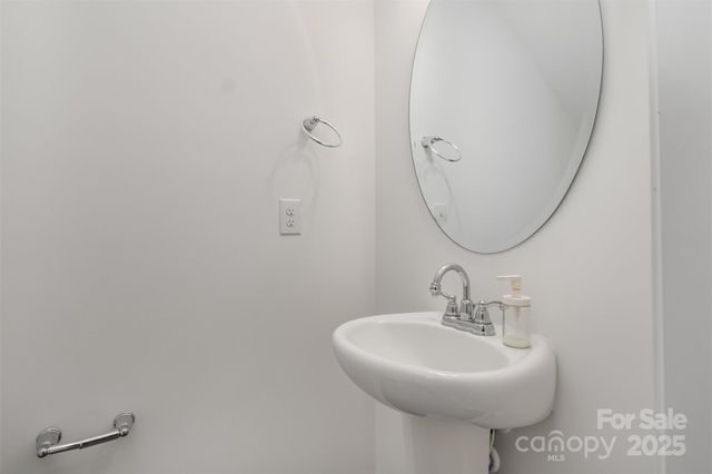 3048 Pinehills Way, Mount Holly, NC 28120