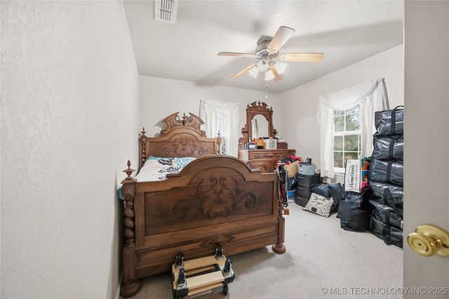 215 E Fuller Street, Tahlequah, OK 74464