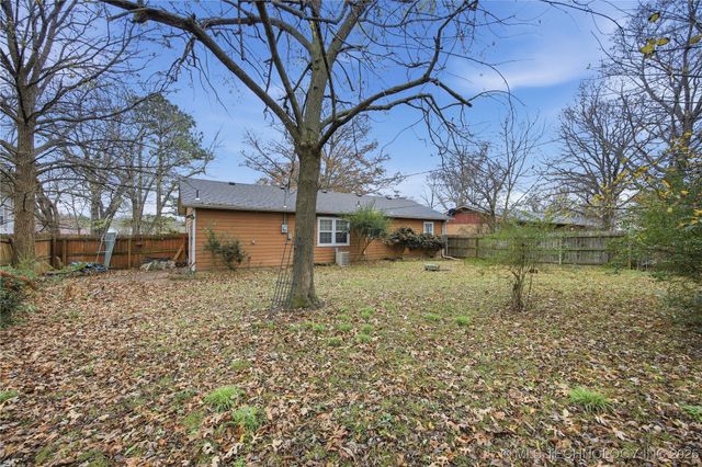 215 E Fuller Street, Tahlequah, OK 74464