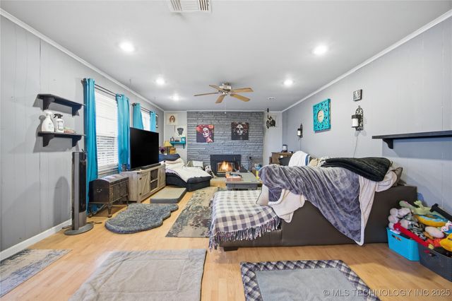 215 E Fuller Street, Tahlequah, OK 74464