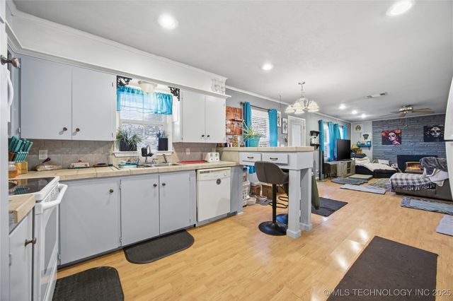 215 E Fuller Street, Tahlequah, OK 74464