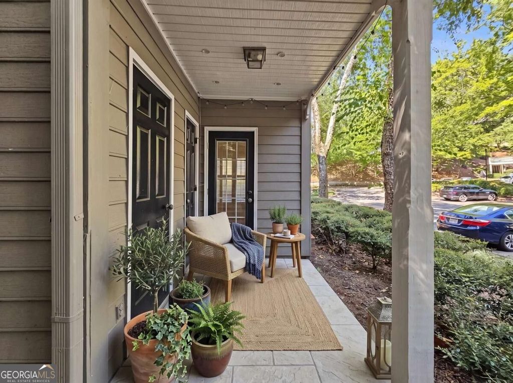 306 Bainbridge Drive, Sandy Springs, GA 30327 — photo 4