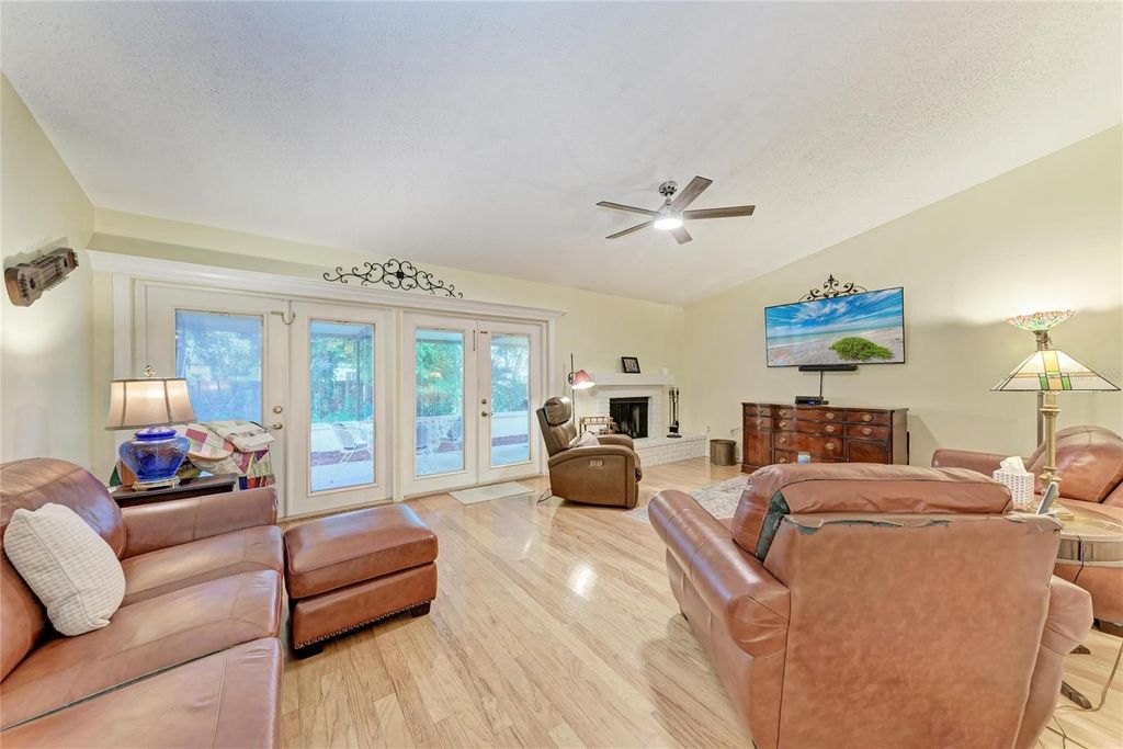 Image 11 of property listing at 6207 COURTSIDE DRIVE 23, Bradenton, FL 34210