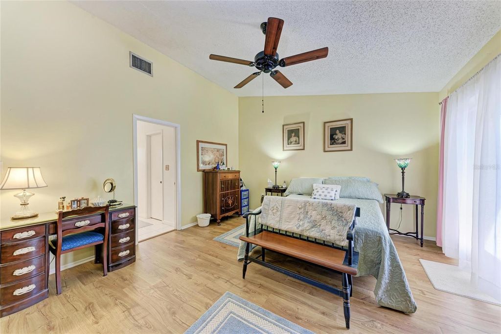 Image 30 of property listing at 6207 COURTSIDE DRIVE 23, Bradenton, FL 34210