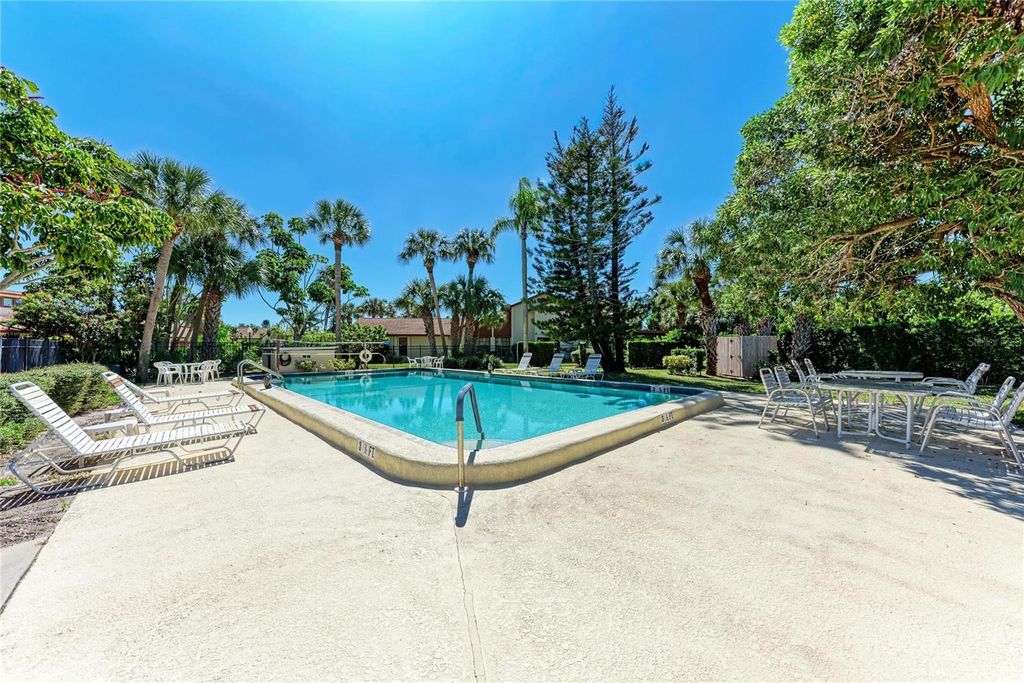 Image 48 of property listing at 6207 COURTSIDE DRIVE 23, Bradenton, FL 34210