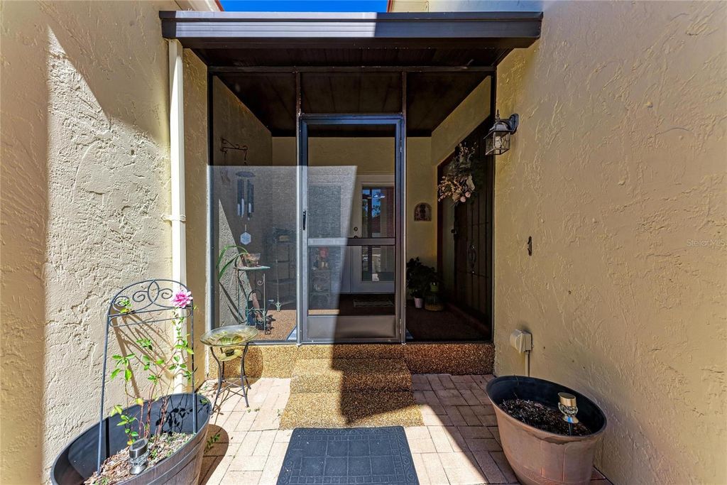 Image 7 of property listing at 6207 COURTSIDE DRIVE 23, Bradenton, FL 34210