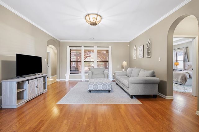 8215 HUNTERS MEADOW LN, Bartlett, TN 38002