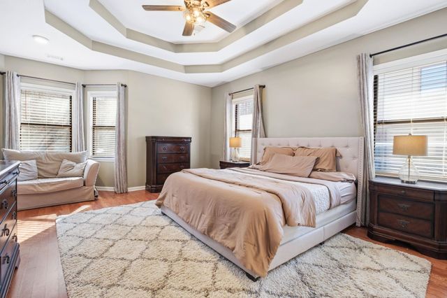 8215 HUNTERS MEADOW LN, Bartlett, TN 38002