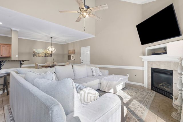 8215 HUNTERS MEADOW LN, Bartlett, TN 38002