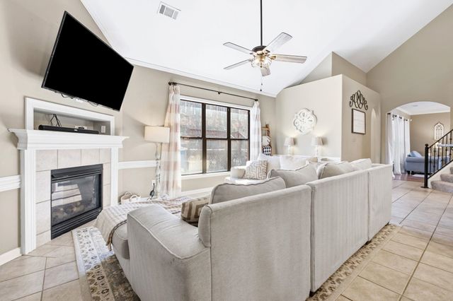 8215 HUNTERS MEADOW LN, Bartlett, TN 38002