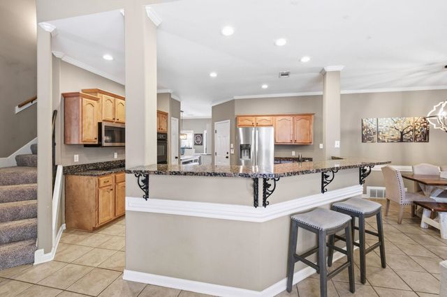 8215 HUNTERS MEADOW LN, Bartlett, TN 38002