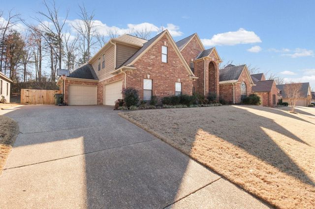 8215 HUNTERS MEADOW LN, Bartlett, TN 38002