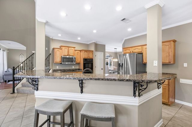 8215 HUNTERS MEADOW LN, Bartlett, TN 38002