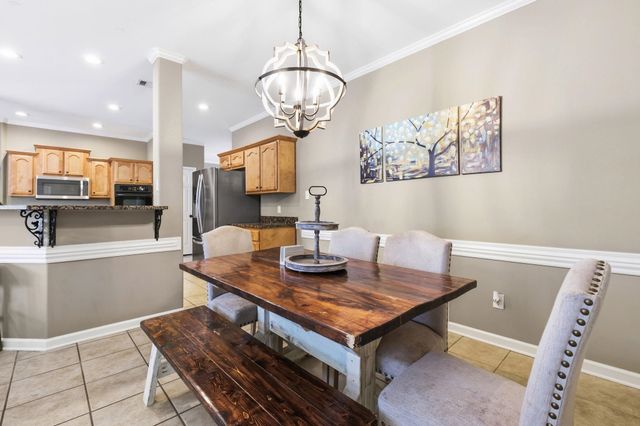 8215 HUNTERS MEADOW LN, Bartlett, TN 38002