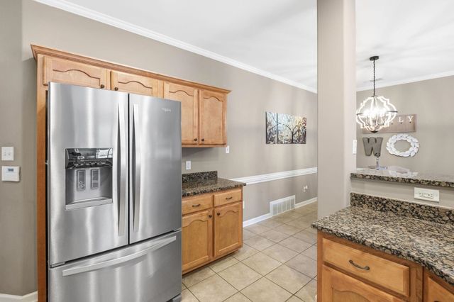 8215 HUNTERS MEADOW LN, Bartlett, TN 38002