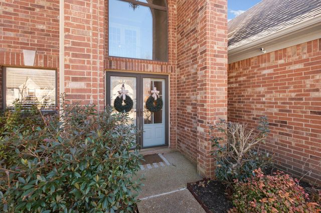 8215 HUNTERS MEADOW LN, Bartlett, TN 38002