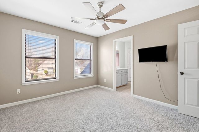 8215 HUNTERS MEADOW LN, Bartlett, TN 38002