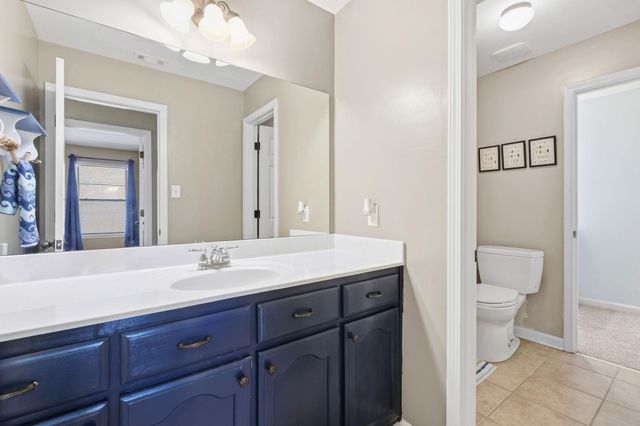 8215 HUNTERS MEADOW LN, Bartlett, TN 38002