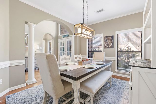 8215 HUNTERS MEADOW LN, Bartlett, TN 38002