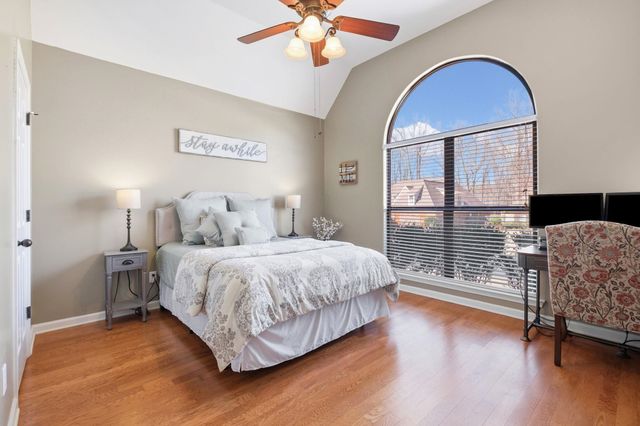 8215 HUNTERS MEADOW LN, Bartlett, TN 38002