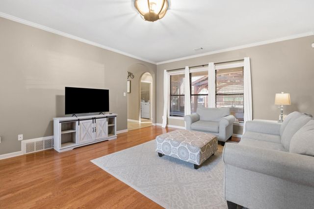 8215 HUNTERS MEADOW LN, Bartlett, TN 38002