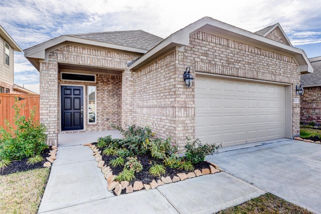 2202 Windy Grove Drive, Texas City, TX 77568