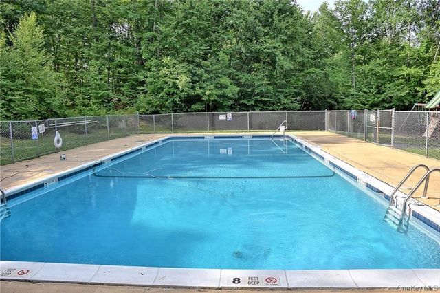 215 Fox Run Lane, Carmel, NY 10512