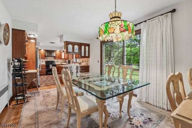14 Saddle River Ro, Woodcliff Lake Boro, NJ 07677