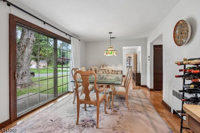 14 Saddle River Ro, Woodcliff Lake Boro, NJ 07677