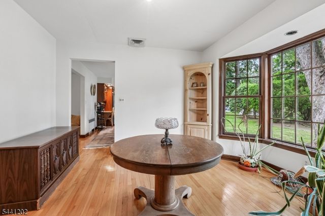14 Saddle River Ro, Woodcliff Lake Boro, NJ 07677