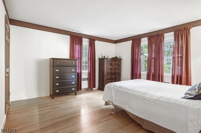 14 Saddle River Ro, Woodcliff Lake Boro, NJ 07677