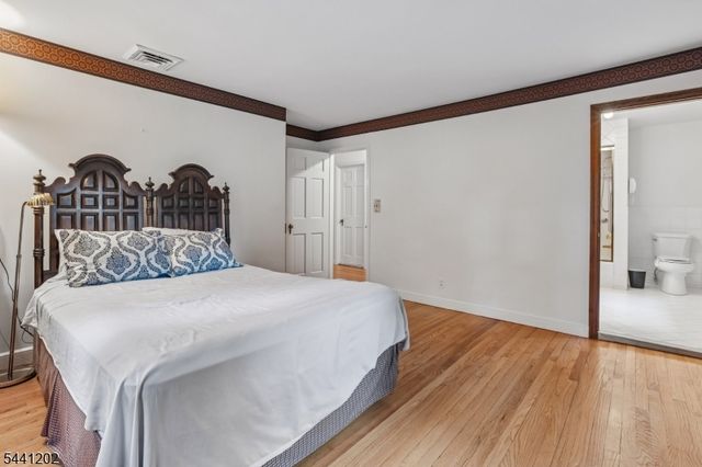 14 Saddle River Ro, Woodcliff Lake Boro, NJ 07677