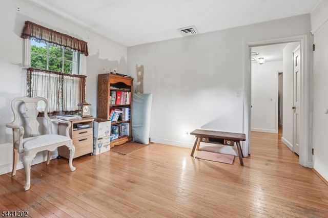 14 Saddle River Ro, Woodcliff Lake Boro, NJ 07677