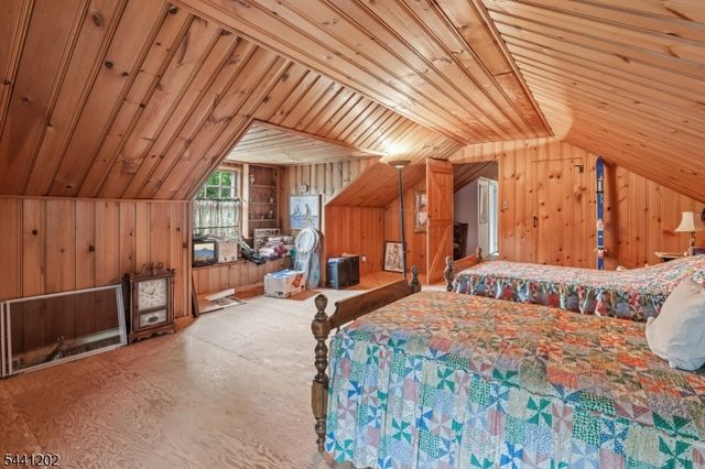 14 Saddle River Ro, Woodcliff Lake Boro, NJ 07677