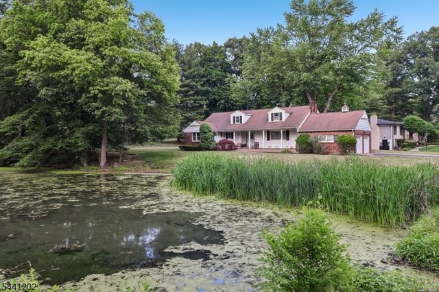 14 Saddle River Ro, Woodcliff Lake Boro, NJ 07677