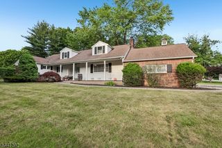 14 Saddle River Ro, Woodcliff Lake Boro, NJ 07677