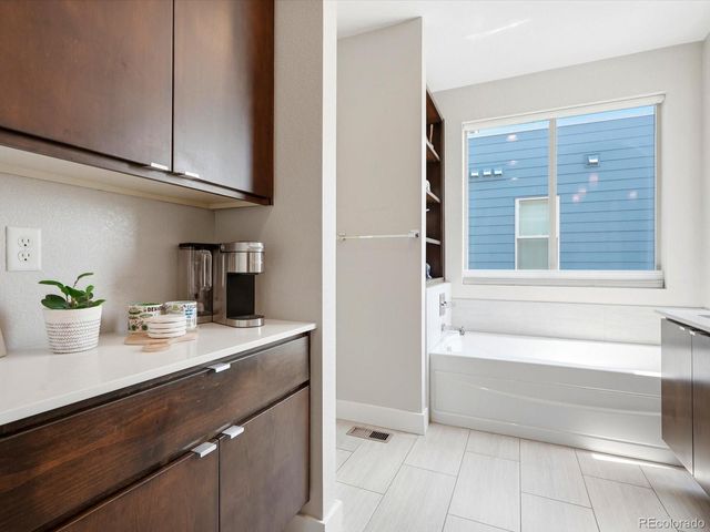 8431 E 33rd Avenue, Denver, CO 80238