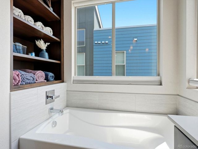 8431 E 33rd Avenue, Denver, CO 80238