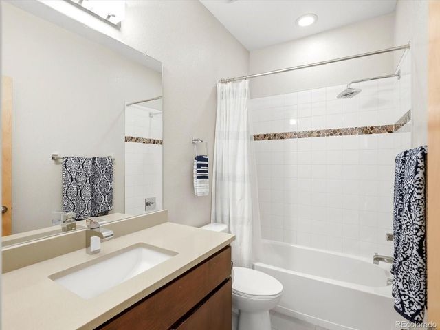 8431 E 33rd Avenue, Denver, CO 80238