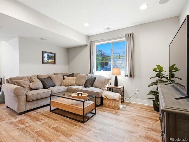 8431 E 33rd Avenue, Denver, CO 80238