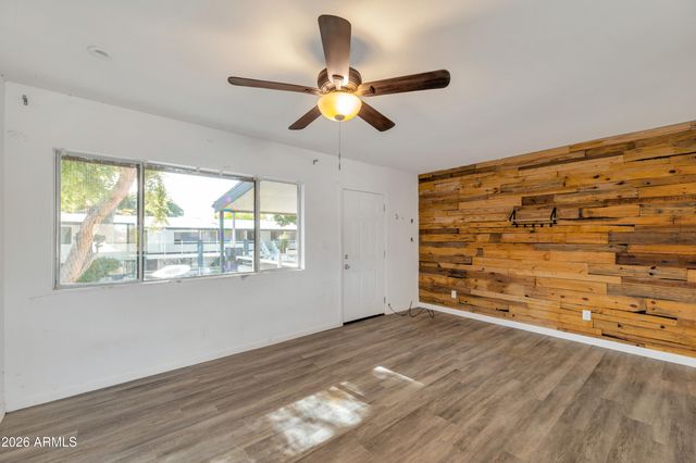 749 E MONTEBELLO Avenue 229, Phoenix, AZ 85014