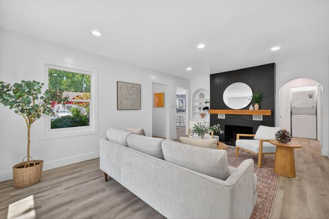 2725 Harkness St, Sacramento, CA 95818