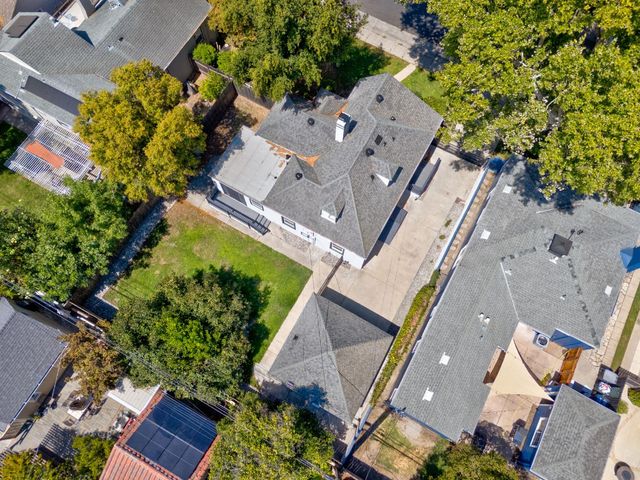 2725 Harkness St, Sacramento, CA 95818