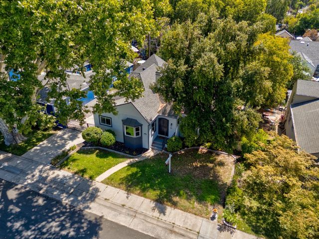 2725 Harkness St, Sacramento, CA 95818