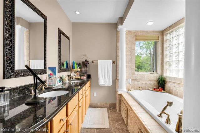 9422 Deer Creek Court, Brighton, MI 48114