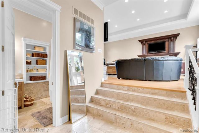 9422 Deer Creek Court, Brighton, MI 48114